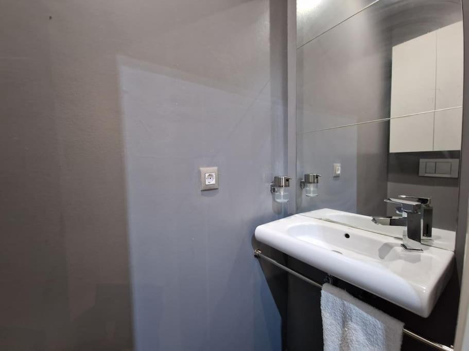 Exclusivo Apartamento De Diseno Centro Sevilla Matahacas Bajo Exterior photo